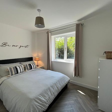 Contemporary 1 Bedroom Apartment Normanton  Εξωτερικό φωτογραφία