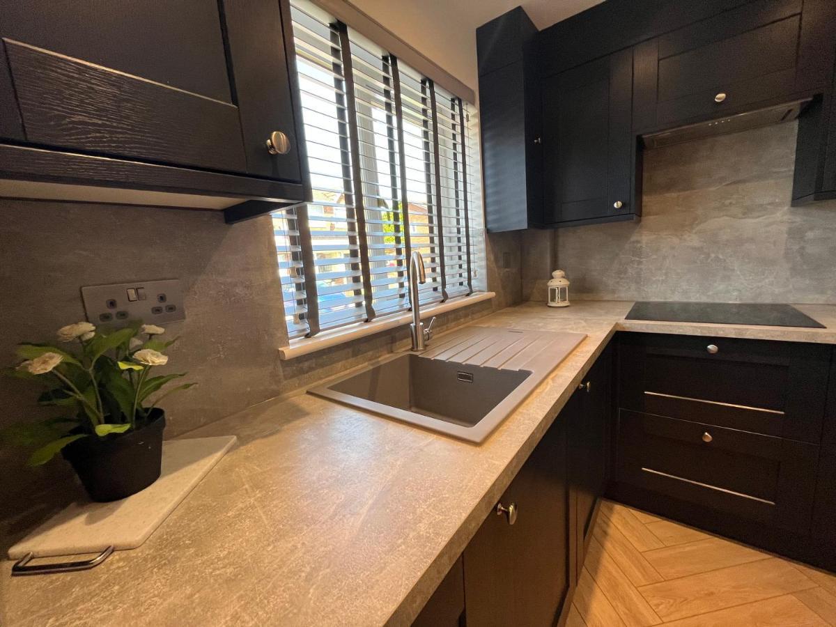 Contemporary 1 Bedroom Apartment Normanton  Εξωτερικό φωτογραφία